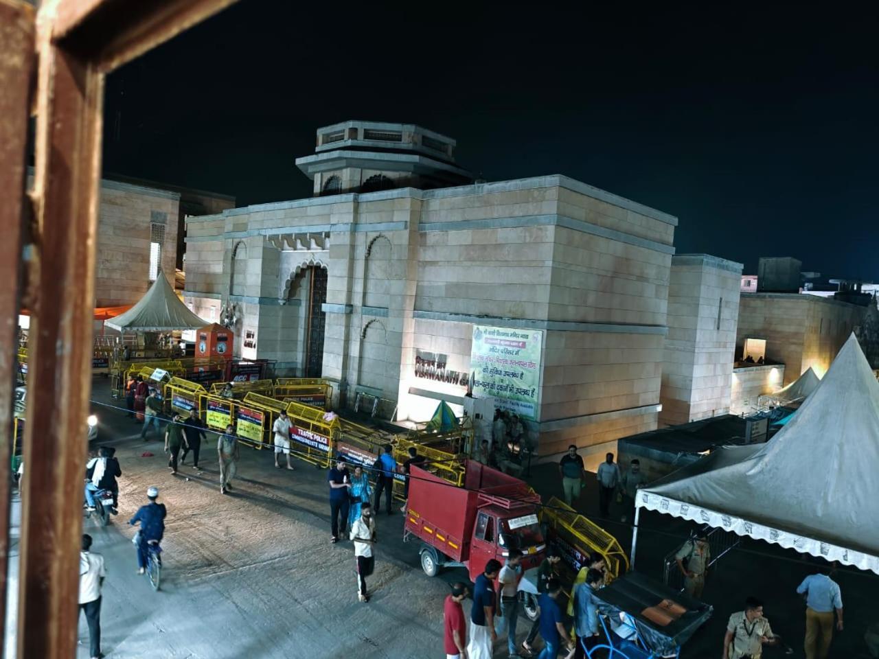 Shri Kailash Pati Guest House- Opposite Kashi Vishwanath Temple Варанасі Екстер'єр фото