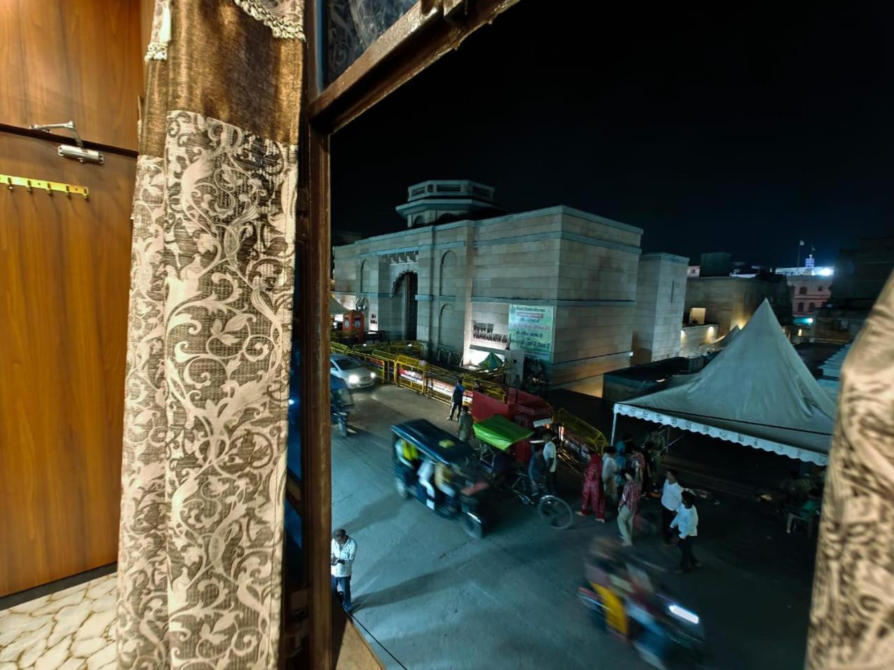 Shri Kailash Pati Guest House- Opposite Kashi Vishwanath Temple Варанасі Екстер'єр фото